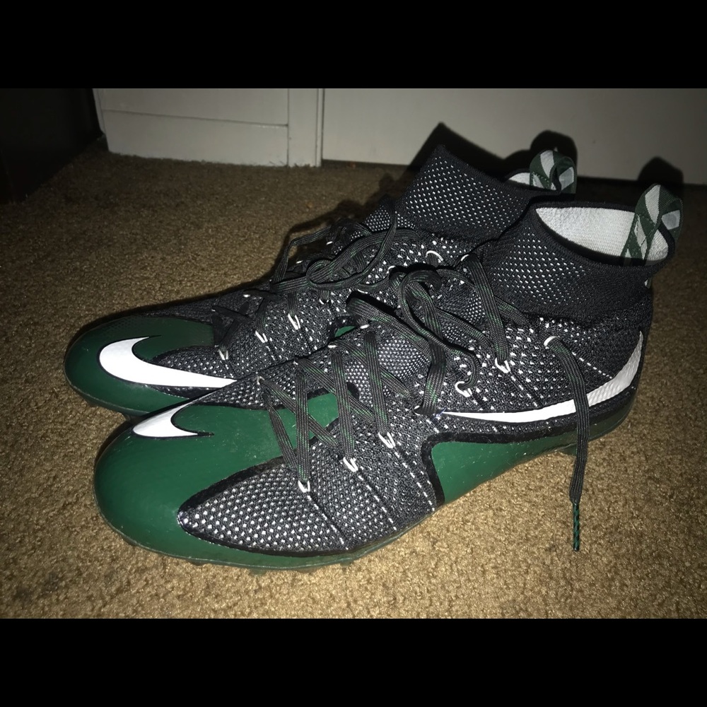 Nike Untouchable 1 Football Cleats